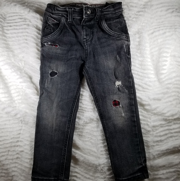OshKosh B'gosh Other - 3/$12 Osh Kosh distressed toddler jeans